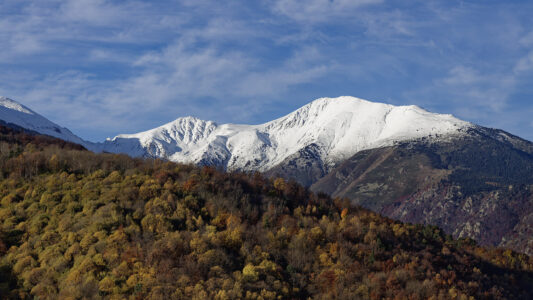photo prise au mois de novembre sur le massif du Canigou enneigé